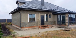 Камень на фасаде фото процесса монтажа 3D панели RKS SLATE Сланец Dark Multicolor купить с доставкой (4)