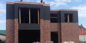 Клинкерный кирпич ЛСР Ноттингем гладкий - дом в Ростове на Дону (2)