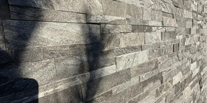 3D панели Кварцит RKS Slate Monsoon Black Rockface (фотоотзыв, фасад бани) (21)