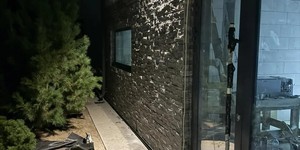 Дом из натурального камня 3D мозаика из камня RKS SLATE Кварцит Monsoon Black Rockface облицовка фасада (19)