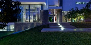 Фасадный камень полосой 3D панели RKS SLATE Сланец Black Pencil фото экстерьера (2)
