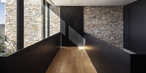 Каменная стена в интерьере из 3D панели RKS SLATE  Кварцит Biege Quartz Country фото интерьера, купить камень с доставкой в РКС Клинкер (13)