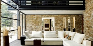 Каменная стена в интерьере из 3D панели RKS SLATE  Кварцит Biege Quartz Country фото интерьера, купить камень с доставкой в РКС Клинкер (8)