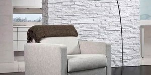 Каменная стена в интерьере фото 3D панели RKS SLATE Кварцит White Quartz Classic купить камень для стен с доставкой (20)