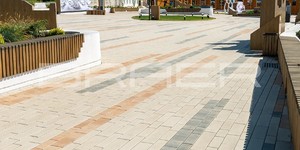 Тротуарная плитка БРАЕР Домино плато, песочный и туман - фото мощения площадей и больших территорий (4)